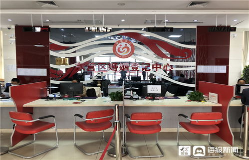 東營(yíng)區(qū)婚姻登記中心為群眾提供免費(fèi)拍照服務(wù)