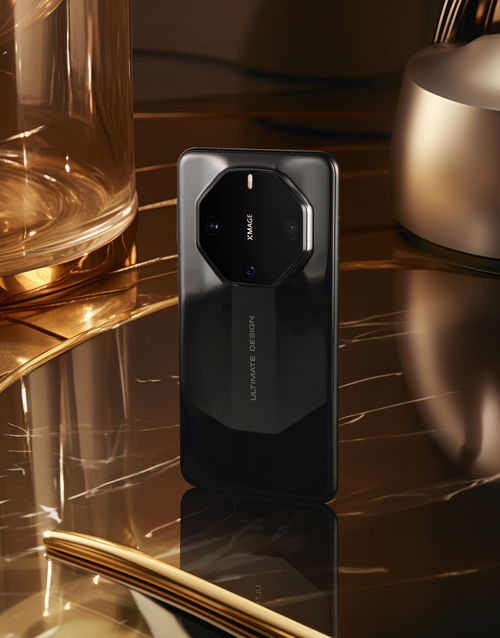 華為mate 60 rs 非凡大師和 huawei watch ultimate design 非凡大師,和攝影師一起共創(chuàng)了制作了一組圖 在攝影世界里,我眼中的非凡的大師不僅僅是技術(shù)的高手,更是情感的傳遞者 他們用影像記錄生活的美好和瞬間的感動(dòng),他們的作品